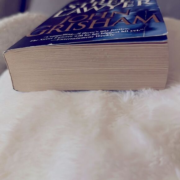 “The Street Lawyer” a paperback by John Grisham! - Picture 4 of 5
